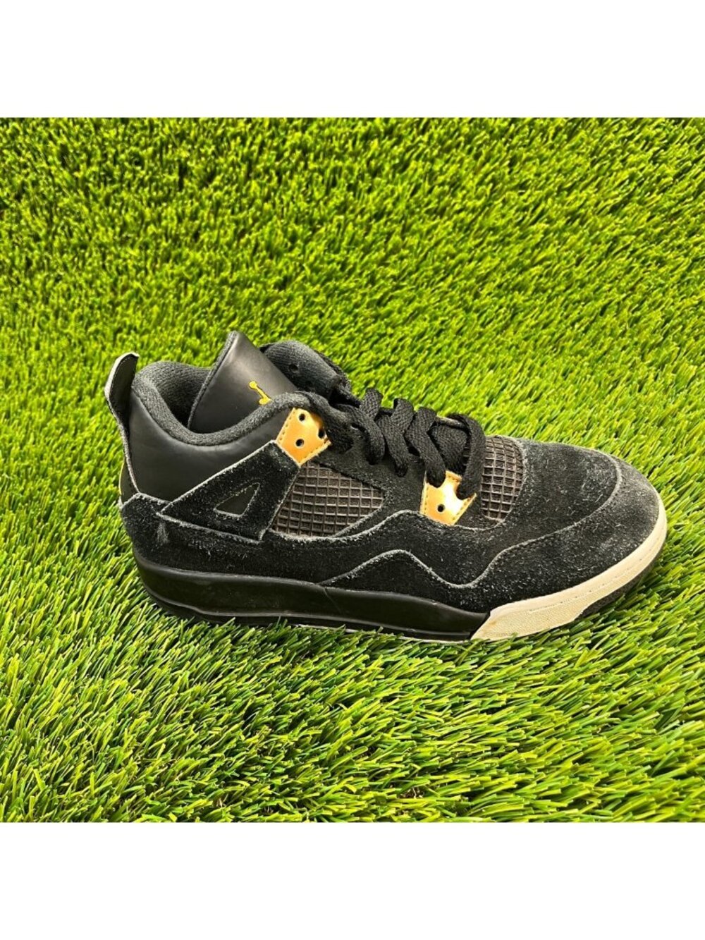 Nike Air Jordan 4 Retro Boys Size 3Y Black White Gold Athletic Shoes Sneakers